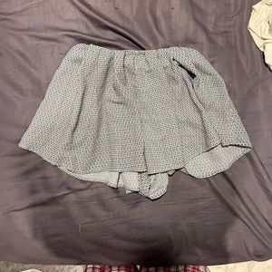 Flowy elastic waste shorts